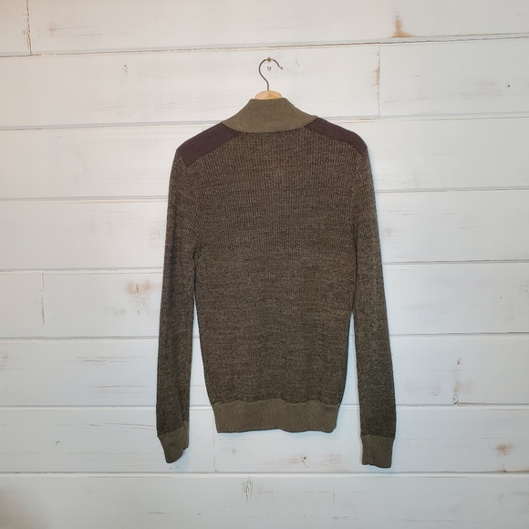 Banana Republic Military Green Shoulder Patch Sweater Size Small - Picture 11 of 11